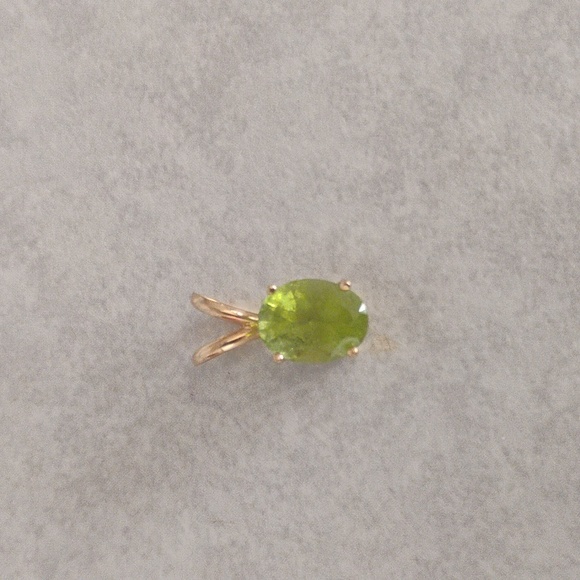 Jewelry - 14 K Gold Peridot Pendant